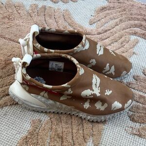 Nike Moc Flow SP Undercover Ale Brown